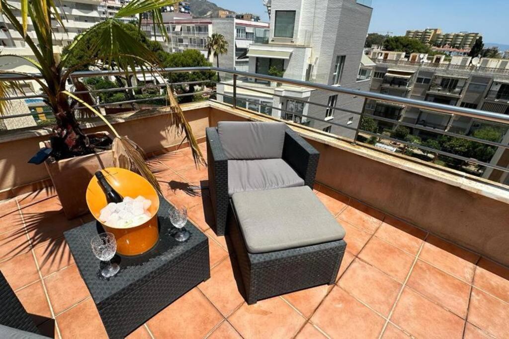 Appartamento Atico Puerto Marina 2 Hab Con Piscina, 500M De La Plata Torremolinos Esterno foto