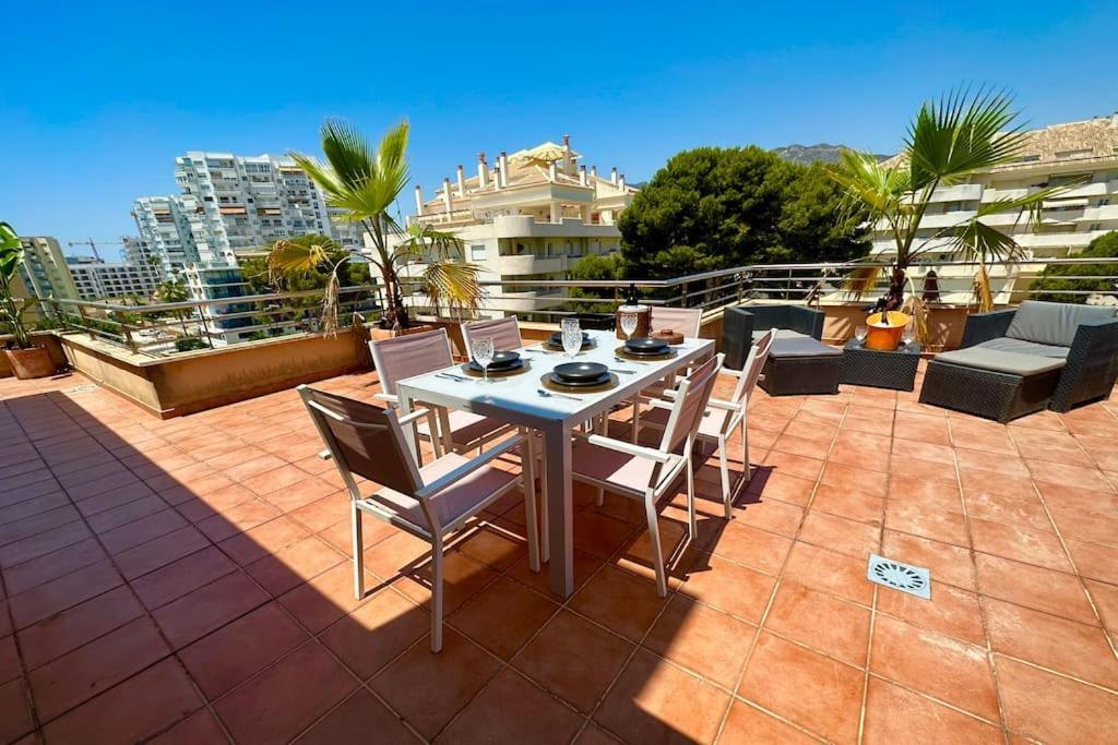 Appartamento Atico Puerto Marina 2 Hab Con Piscina, 500M De La Plata Torremolinos Esterno foto